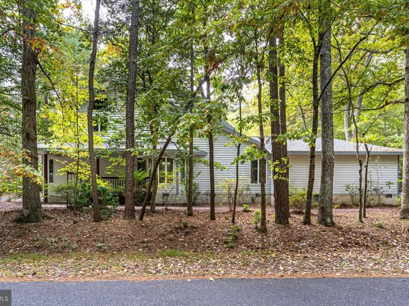 2 Edgewood Dr, Ocean Pines, MD 21811