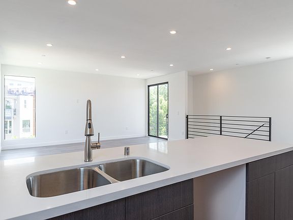 4th image of 1153 N Orange Dr #1/2