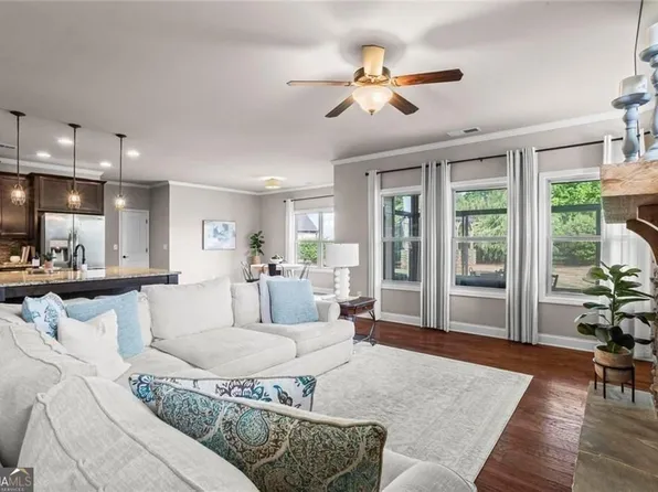 549 Riverwalk Manor Dr, Dallas, GA 30132