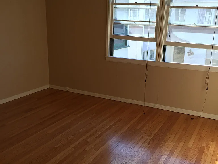626 Midvale Ave #4 — Photo 17