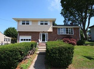 10 Parkside Dr, Suffern, NY 10901