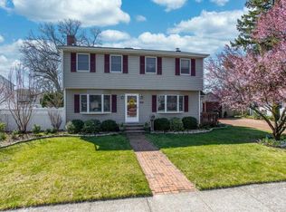130 Plitt Ave, Farmingdale, NY 11735