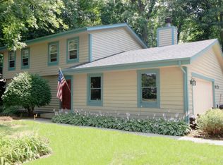 N27W22341 Burningwood Ln, Waukesha, WI 53186