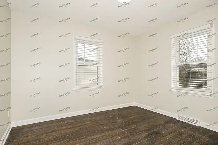7624 Stanwood Dr — Photo 11