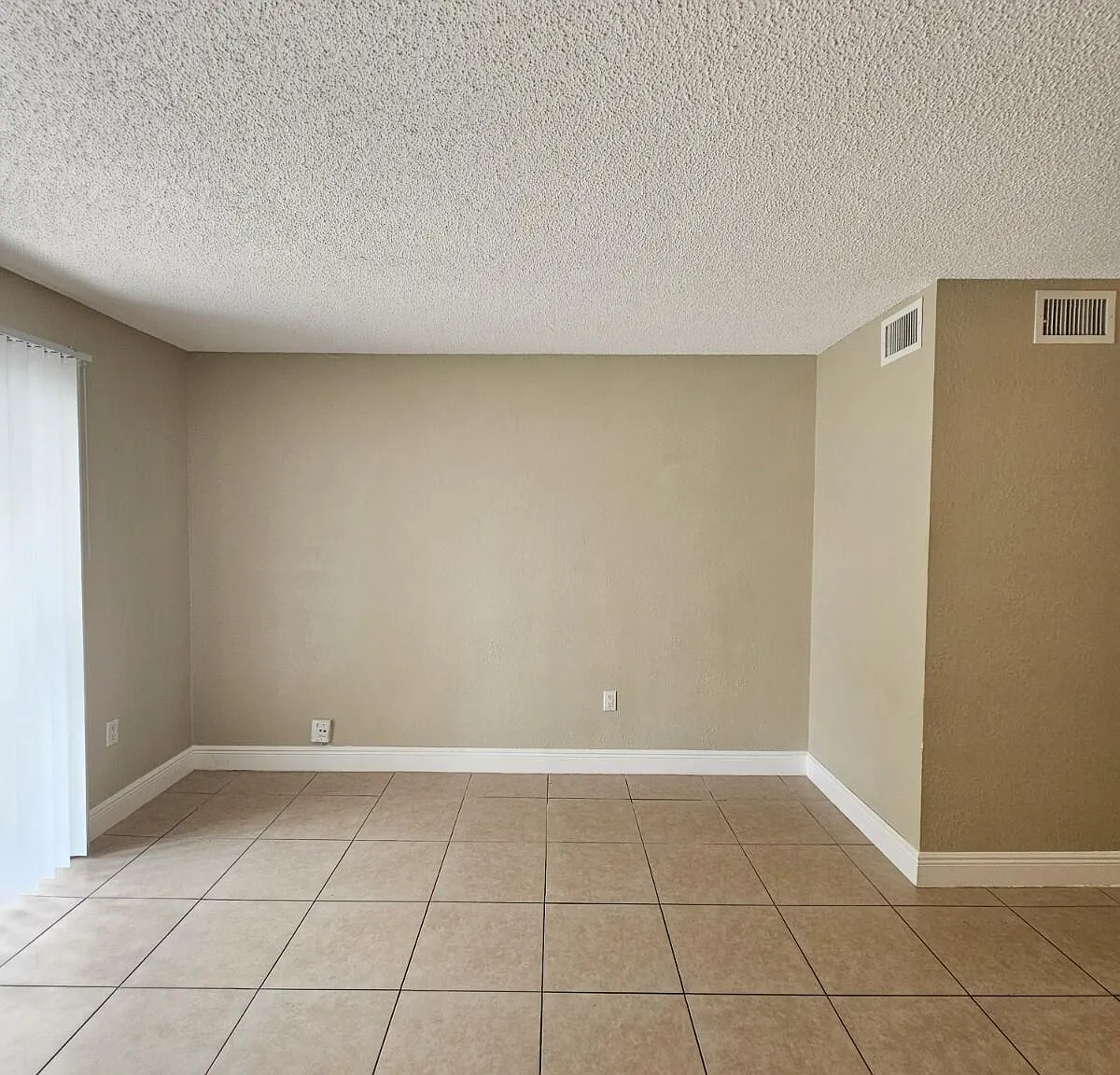 2 bed, 2.0 bath, 1290 sqft, $1,850 — Photo 3