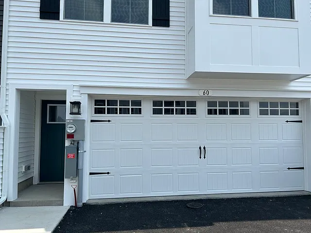 3 bed, 2.5 bath, 2007 sqft, $2,399 — Photo 2