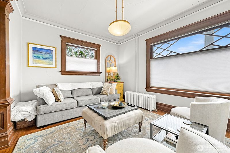5th image of 1200 W Holly Street