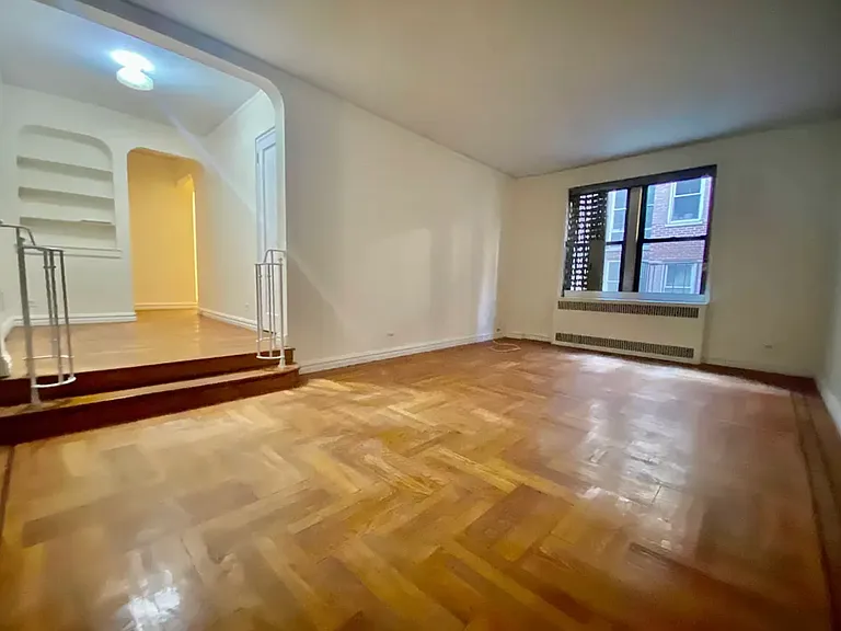 729 W 186th St #2D — Photo 1