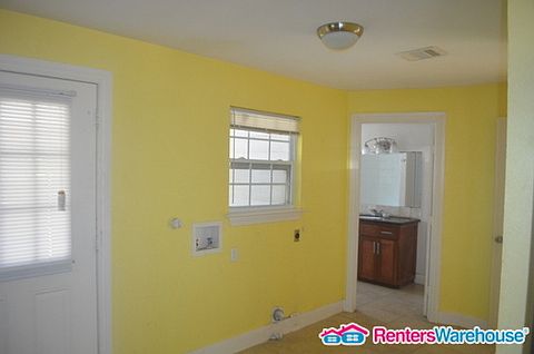 5th image of 4024 Bernardo De Galvez Ave