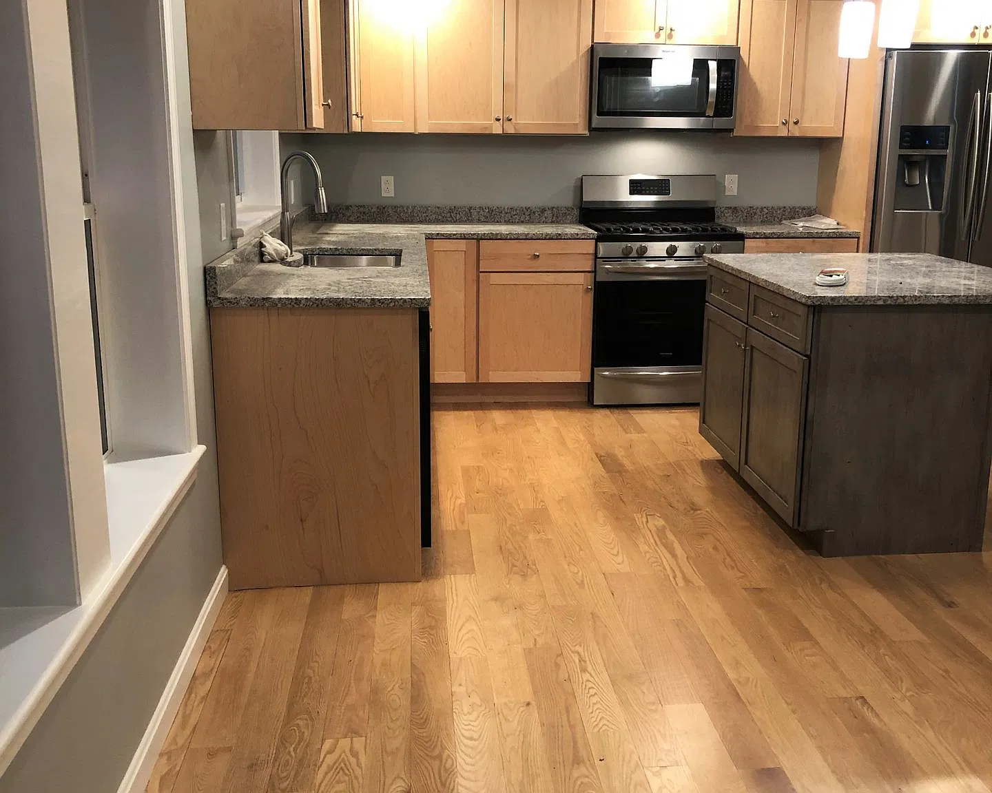 Gorgeous 2 Bedroom Unit with Attached Garage — Photo 3
