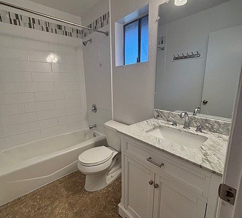 Pretty tile on good looking bathroom!