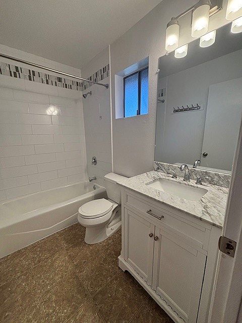 Pretty tile on good looking bathroom!