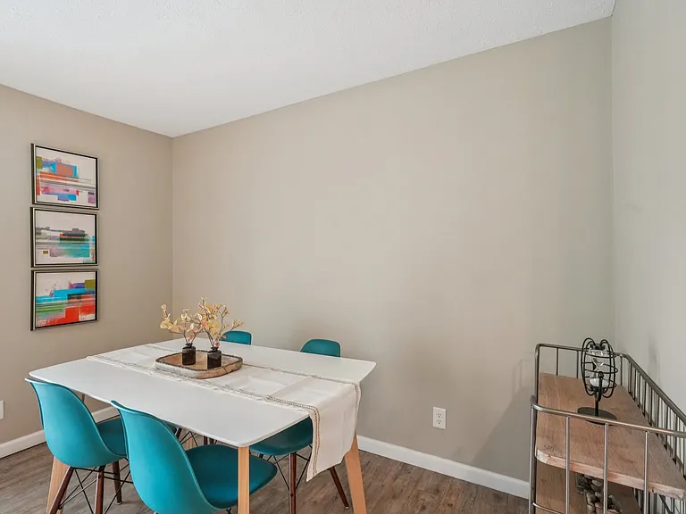 Pier 39 Apartments & Townhomes — Photo 49