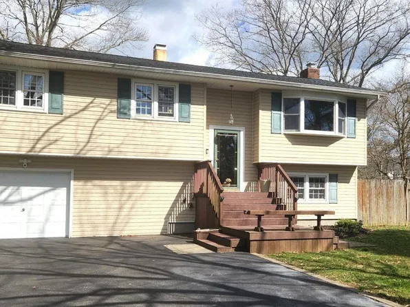 741 Erie Street, Ronkonkoma, NY 11779