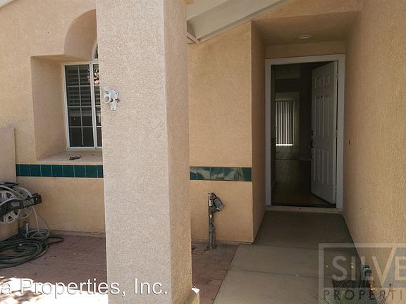 3rd image of 553 E Santa Cruz Ct