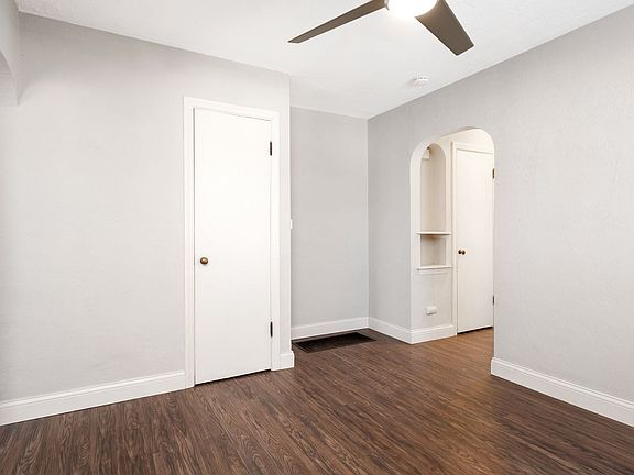 5th image of 7068-70 Sutherland Ave #889