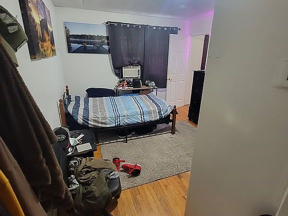 5th image of 400 Cliff St