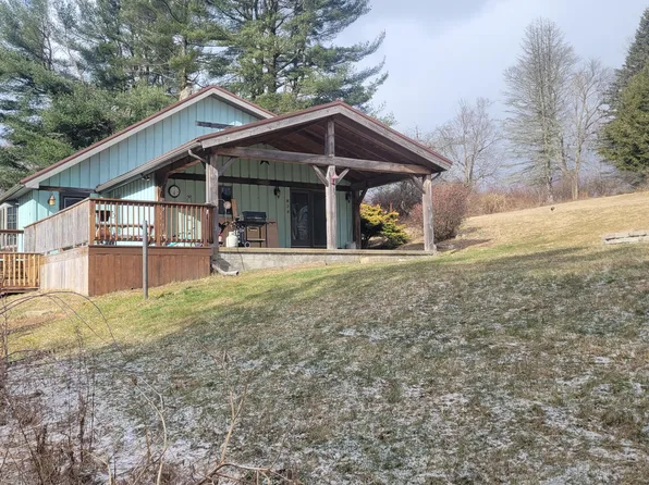 820 Wayne Rd, Reynoldsville, PA 15851