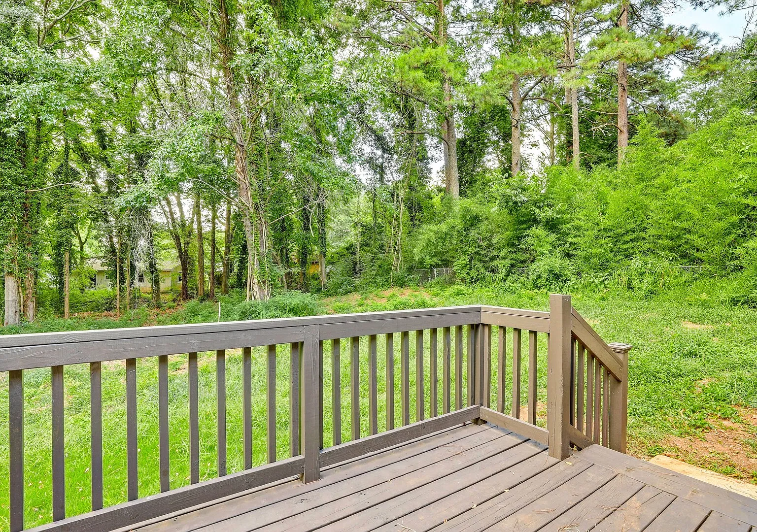 Spacious 3BR Home with Private Backyard in Decatur — Photo 4