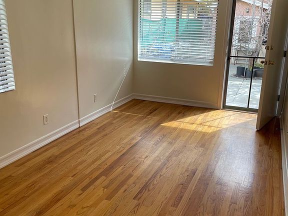 3rd image of 1447 Echo Park Ave