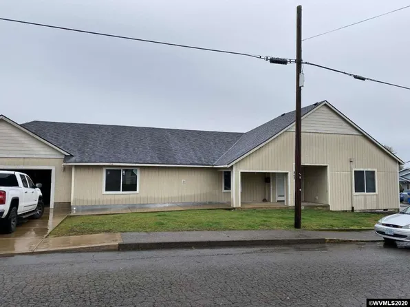 1357 SW 8th St, Dallas, OR 97338