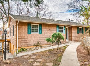 31 Cardownie St, Edison, NJ 08817