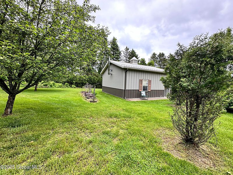 3rd image of 252 Wemple Road