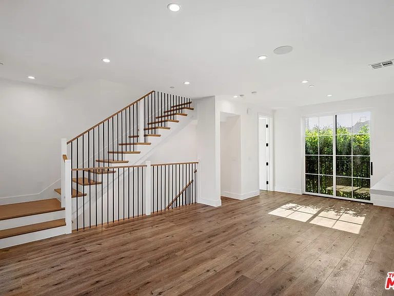 5330 Agnes Ave #1/2 — Photo 7