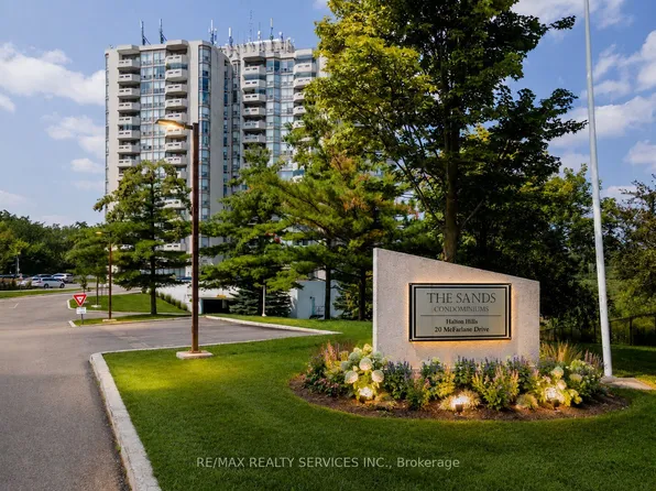 20 McFarlane Dr #107, Halton Hills, ON L7G 5J8