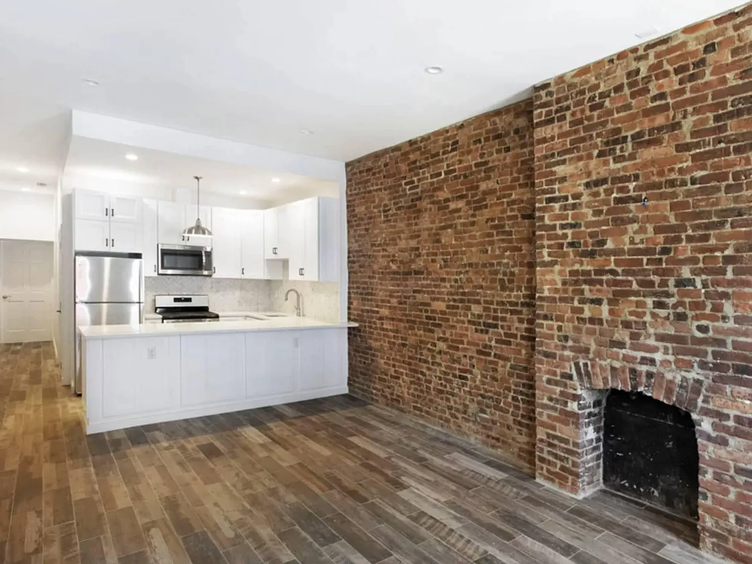 30 Cooper Street — Photo 2
