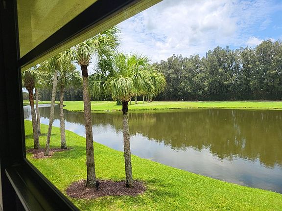 2nd image of 12 Plantation Dr APT 206
