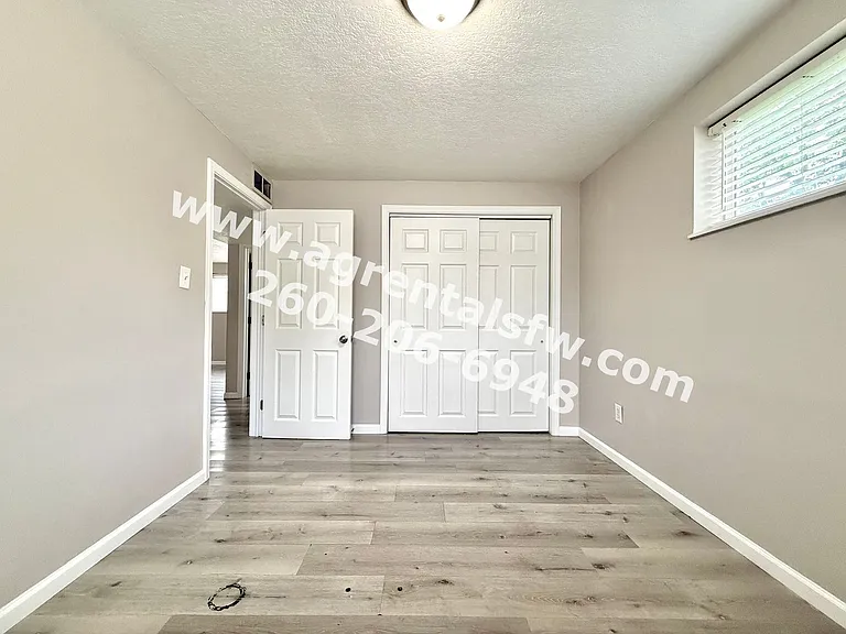 4917/4919 Northcrest — Photo 19