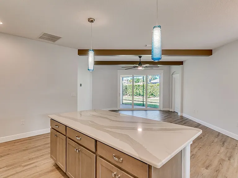 1398 Tullagee Ave — Photo 23