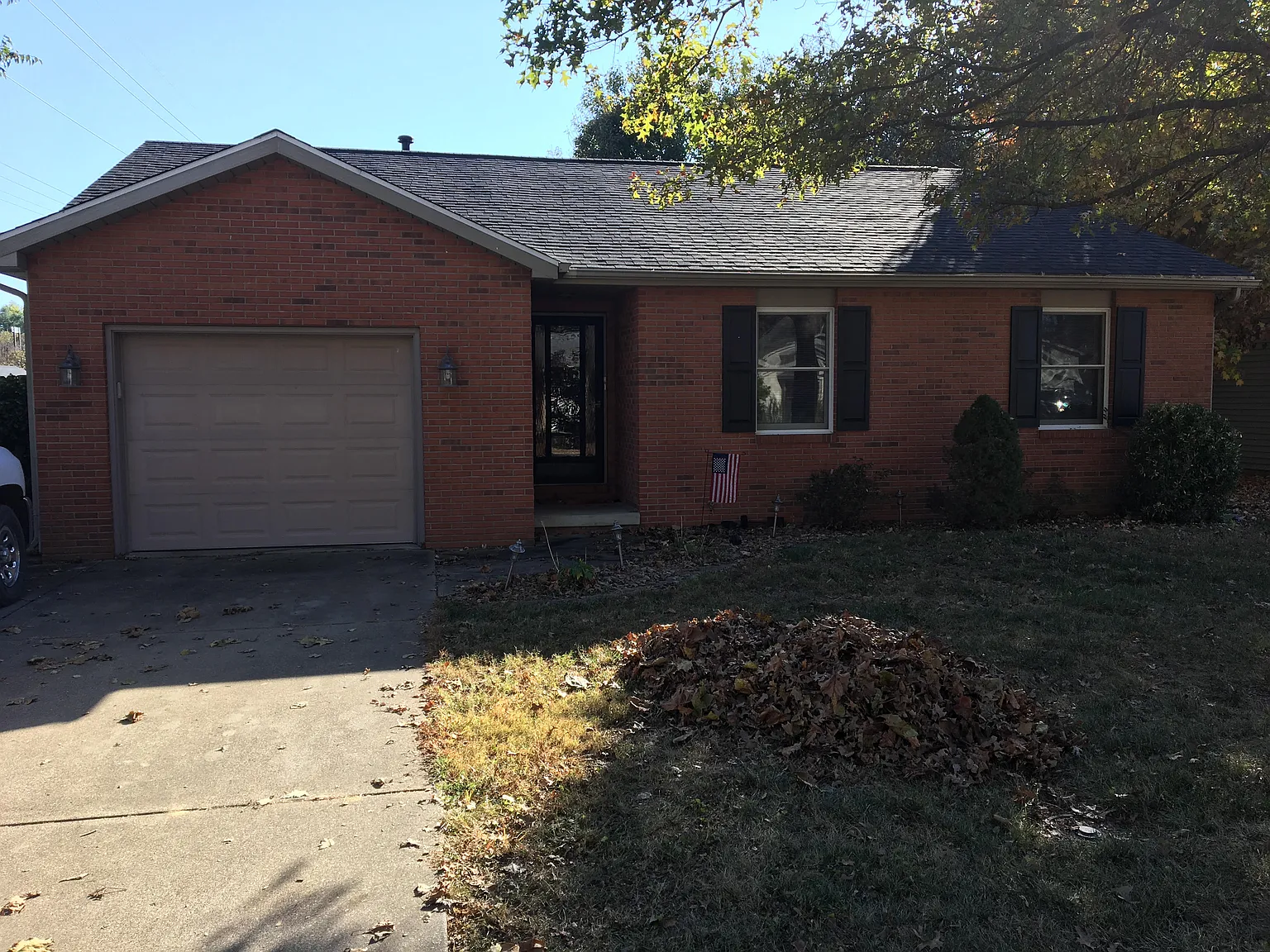 7701 Meridian Ave photo 1