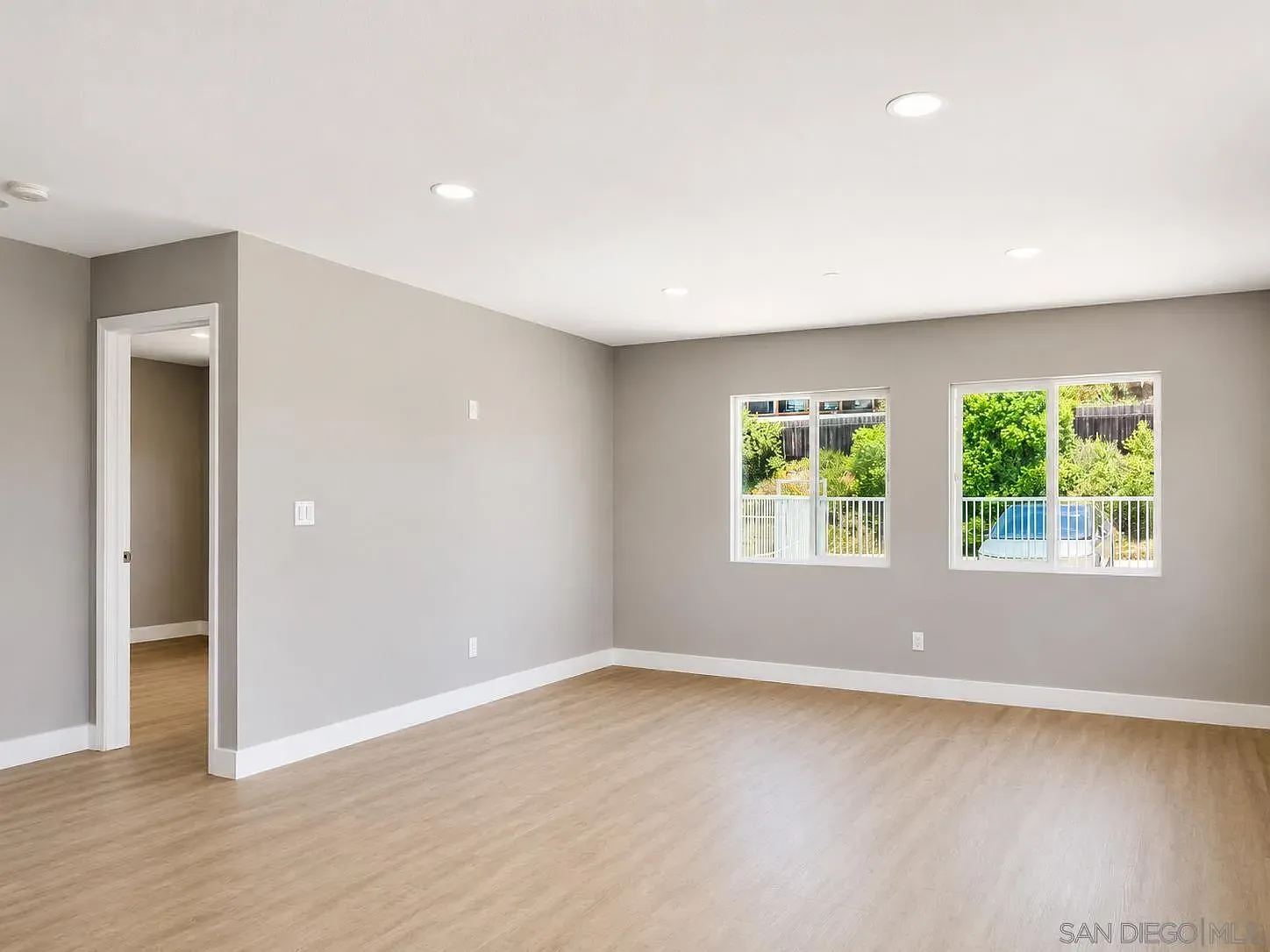 2 bed, 1.0 bath, 900 sqft, $2,295 — Photo 4