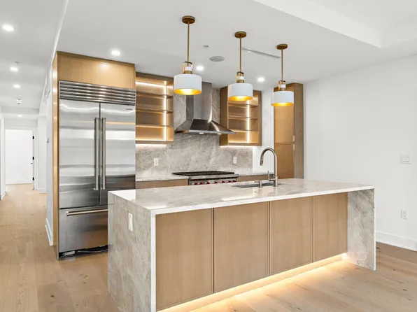 906 Park Avenue 2 image 2 of 6