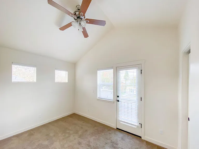 7924 SE Milwaukie Ave — Photo 16