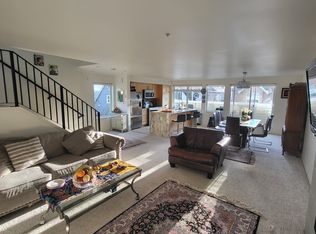 265 E 8th St #8, North Vancouver, BC V7L1Y9