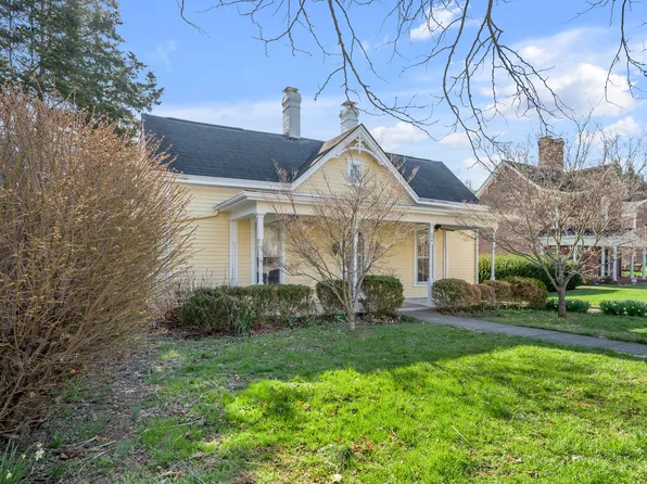 208 S Winter St, Midway, KY 40347