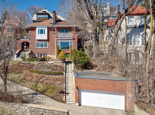 3789 The Blvd, Westmount, QC H3Y 1T3