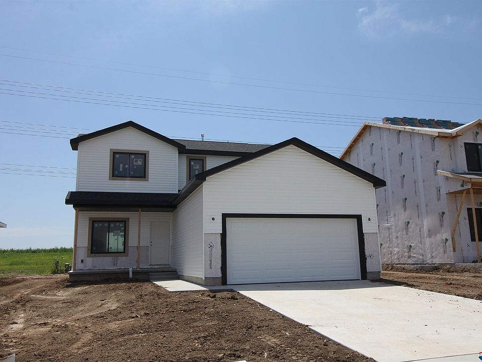 2nd image of 1015 Panorama Rd
