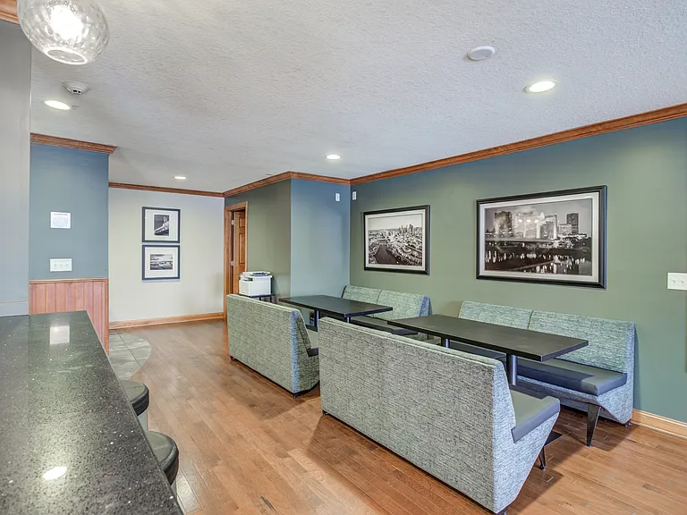 Park Glen Apartments — Photo 8