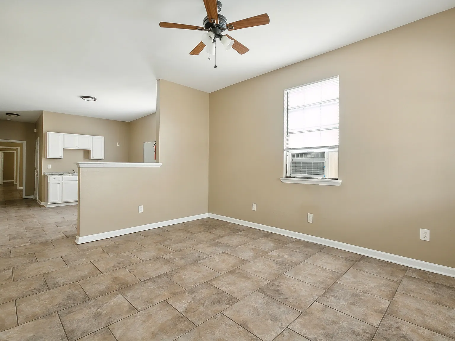 2213 Port St — Photo 2