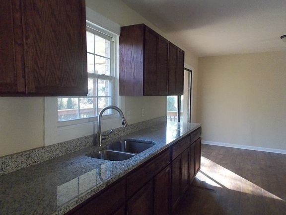 4th image of 135 Bethaven Dr