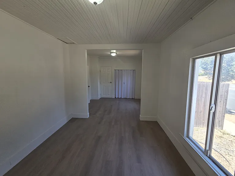 501 W 4th Ave — Photo 8