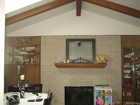 5th image of 2831 Downey Dr