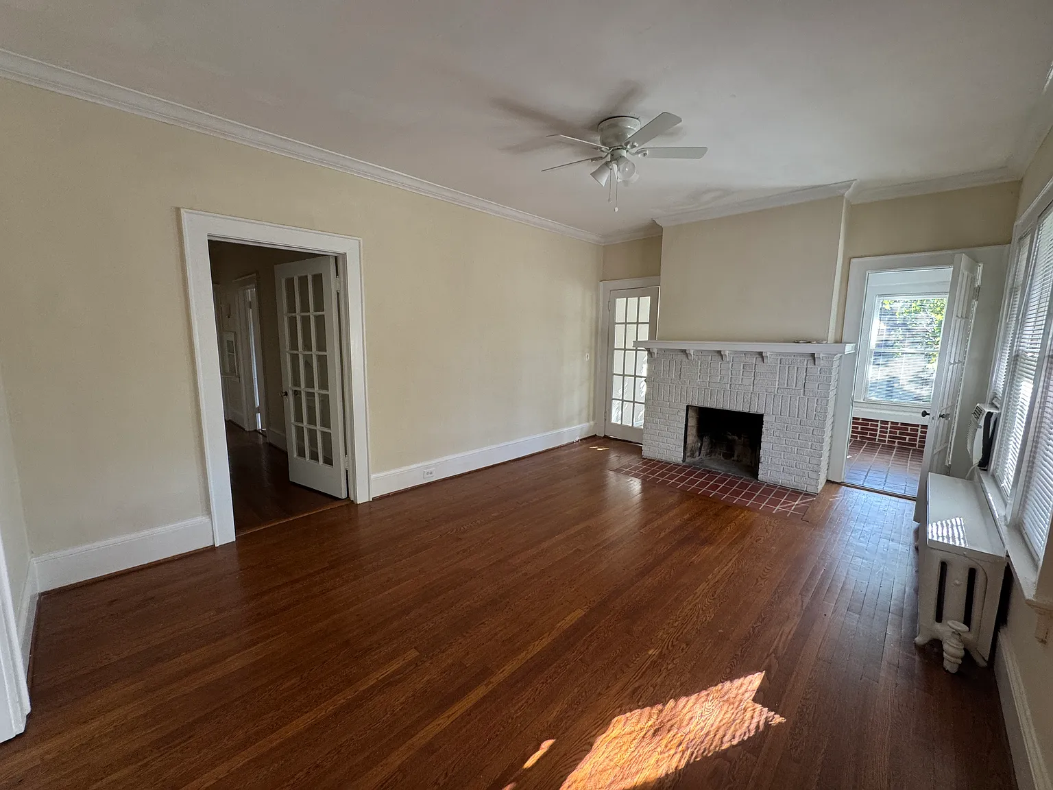 2 bed, 1800 sqft, $3,000 — Photo 2