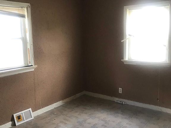 2nd image of 2045 E John Ave