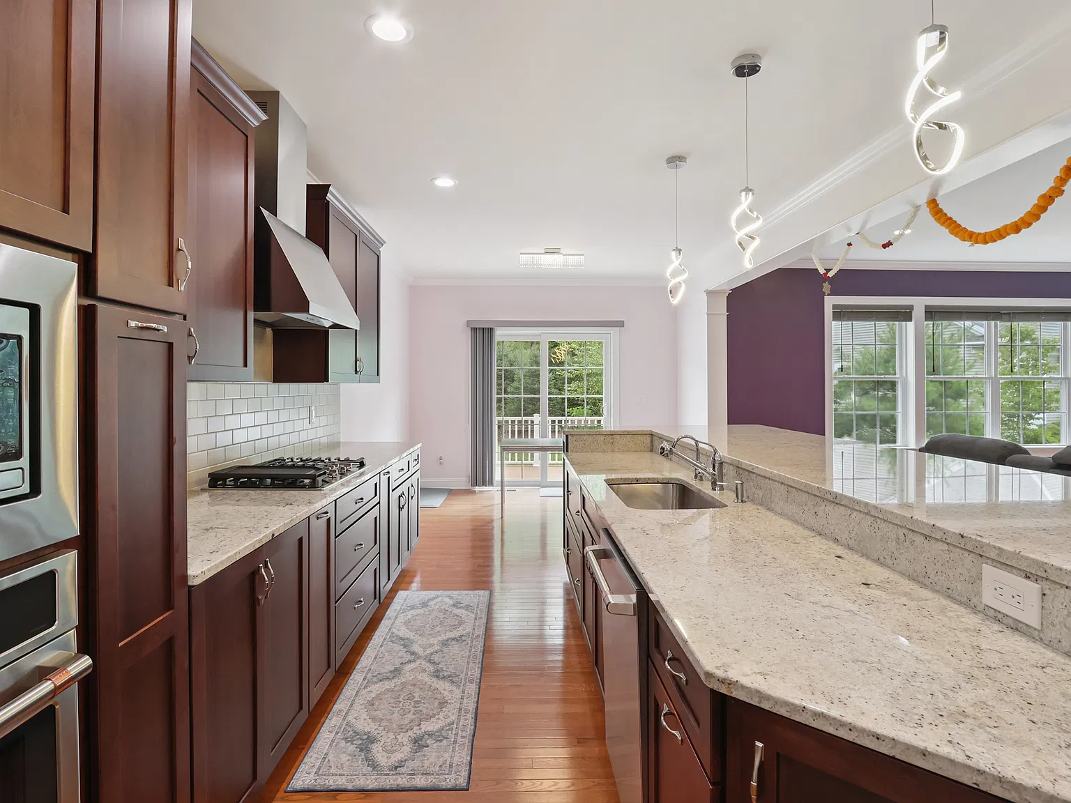 3 bed, 2.5 bath, 3332 sqft, $4,500 — Photo 4