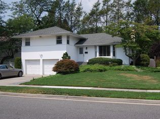 99 Birchwood Park Dr, Jericho, NY